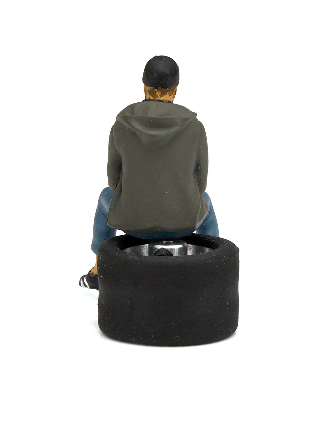 Tara Figures TAR042 - Man Sitting on Tire