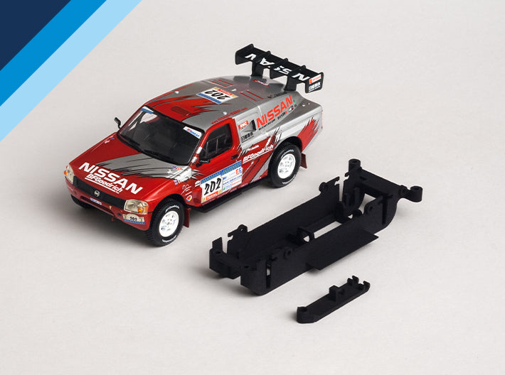 C990315 Revell Nissan Navara Chassis with Drop Arm XL Long can IL