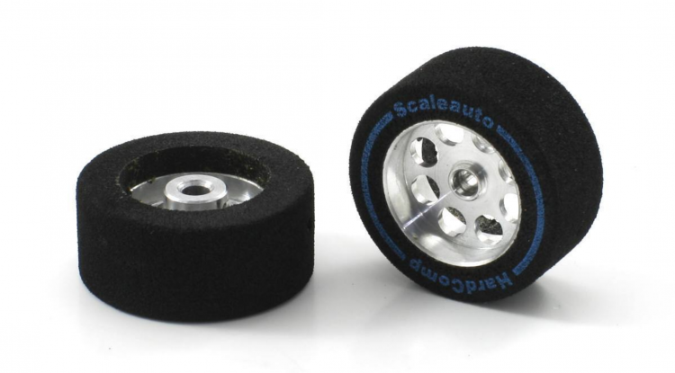 Scaleauto SC-2721P - HardComp Sponge Tires 25.5 x 8mm + Aluminum Wheels 19mm OD - for 3mm axles