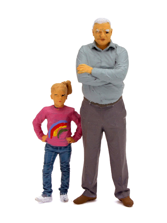 Tara Figures TAR023 - Grandfather with Granddaughter