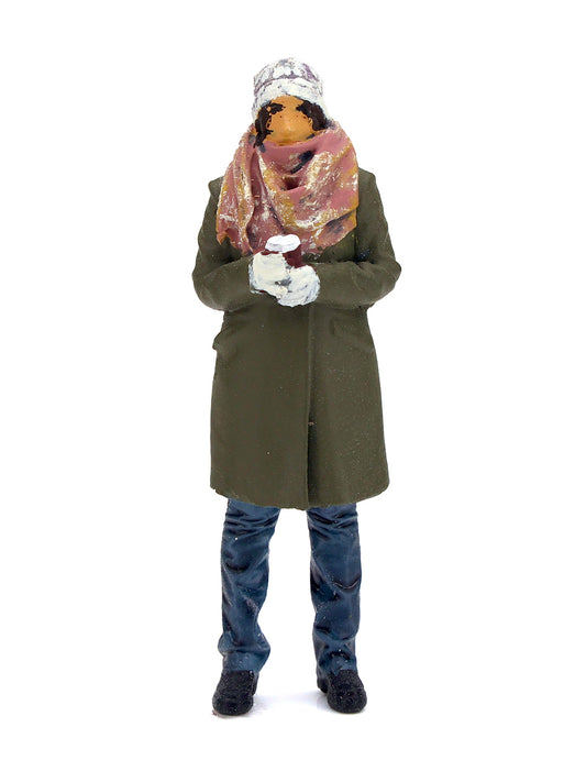 Tara Figures TAR030 - Woman with Winter Coat