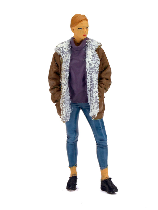 Tara Figures TAR031 - Woman with Fur-Lined Coat