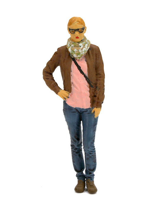 Tara Figures TAR036 - Woman with Sunglasses & Scarf